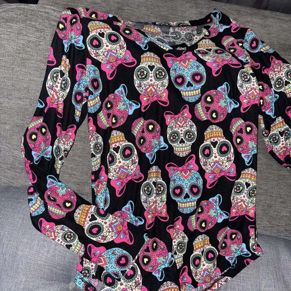 No Boundaries Juniors Halloween Sugar Skulls Long Sleeve T-Shirt - Picture 2 of 4